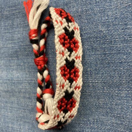 Ladybug Bracelet Pattern, Ladybug Friendship Bracelet, Ladybug Friendship Bracelet Pattern, Friendship Bracelets Normal Pattern, Heart Friendship Bracelet Pattern, Normal Pattern Bracelet, Cute Friendship Bracelets Pattern, Crochet Bracelet Free Pattern, Heart Bracelet Pattern