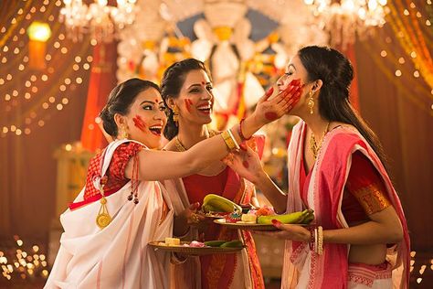 Puja Photoshoot, Puja Aesthetic, Memory Drawing, Maa Durga Photo, Bengali Culture, Koi Painting, Indian Art Gallery, Festivals Of India, Navratri Images