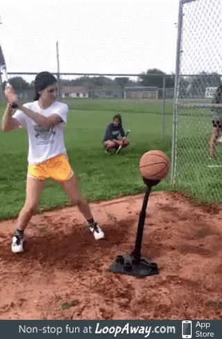 Let me hit this basket ball with a baseball bat! Laugh Meme, Funny Quotes For Kids, Super Funny Quotes, Can't Stop Laughing, Quotes For Kids, Funny Fails, Funny Clips, Super Funny, Funny People