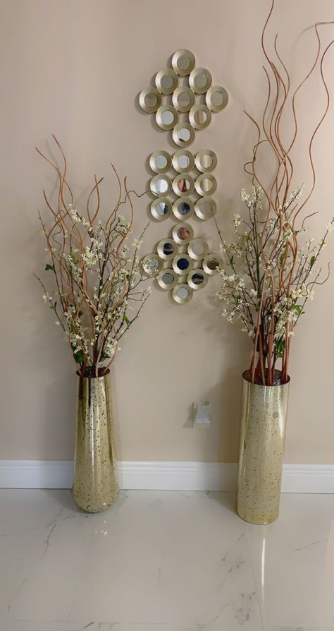 Tall Flower Vases Home, Tall Vase Arrangements For Home, Floor Vase Ideas, Tall Vase Decorating Ideas, Wall Mirror Design Ideas, Wall Mirror Decor Ideas, Floor Vase Arrangement, Mirror Design Ideas, Porch Decoration Ideas