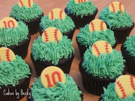 Softball Treats, Softball Cupcakes, Softball Birthday, Espresso Cupcakes, Baseball Cupcakes, Lila Party, Softball Party, Baseball Birthday Party, Chocolate Espresso