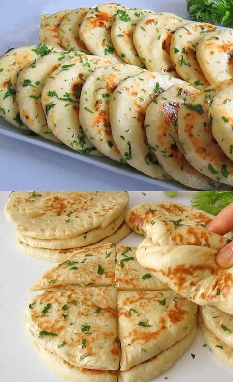 Garlic Flatbread, Homemade Naan Bread, Gluten Free Recipes Bread, Flatbread Recipes, Naan Bread, Gluten Free Bread, Recipes For Beginners, Flatbread, Weight Watchers Meals