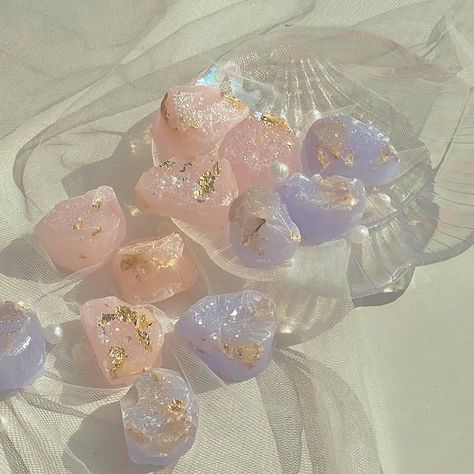 Italy Cottage, No Ordinary Girl, Pastel Cake, Crystal Vibes, Water Tribe, Crystal Aesthetic, Mermaid Aesthetic, Mermaid Makeup, Pretty Rocks