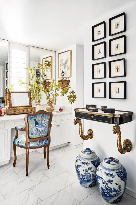 Peek into This Sophisticated, Maximalist Turtle Creek Apartment - D Magazine Chinoiserie Bathroom Vanity, Southern Style Interior Design, Traditional Maximalist Decor, Sophisticated Maximalist, Vestibule Entree, Hollywood Regency Interior Design, French Style Apartment, Sideboard Ideas, Eclectic Elegance