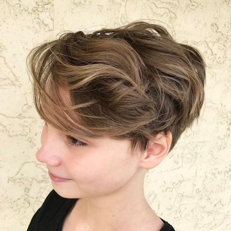 Curly Pixie with Bangs Teenage Girl Hairstyles, Short Hairstyles Ideas, Teenage Hairstyles, Haircut Styles For Women, Thick Hair Cuts, Short Haircut Styles, Braided Hairstyles For Teens