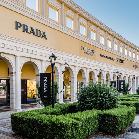 Visit the shopper's paradise of San Marcos for luxe goods and more - CultureMap Dallas Market Square San Antonio, San Marcos Blankets, Galleria Mall Dallas Texas, San Marcos Texas, Texas Trip, Commercial Insurance, Vision 2024, Outdoor Adventure Gear, Fredericksburg Texas