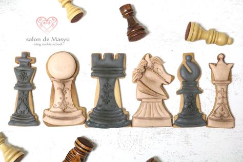 chessman Ice Cookies, King Chess Piece, King Chess, Birthday Cookie, 3d Cookie, Cookie Inspiration, Iced Cookies, Cookie Ideas, Icing Cookies