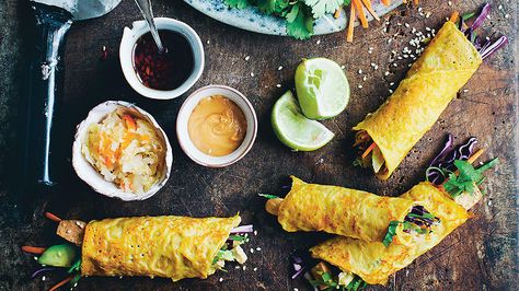 Korean carrot crêpe rolls | Pancake recipes | SBS Food Carrot Crepes, Carrot Sandwich, Korean Carrot, Asian Appetizers, Best Lunch Recipes, Crepe Batter, Korean Noodles, Sbs Food, Reuben Sandwich