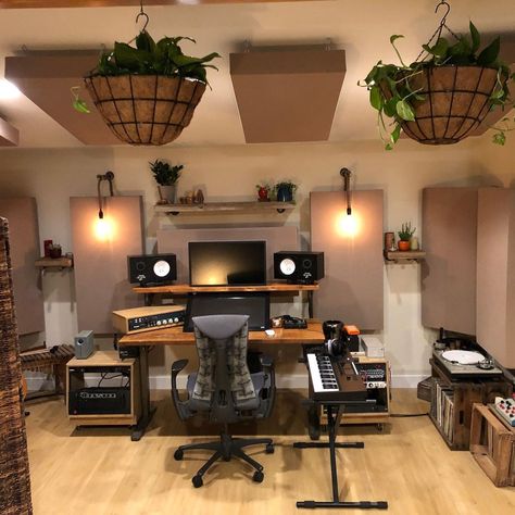 Industrial Music Studio, Music Studio Sound Panels, Minimalist Recording Studio, Dark Music Studio, At Home Recording Studio, Studio Music Room Design, Dj Setup Ideas Home, Dj Studio Room Ideas, Art And Music Studio