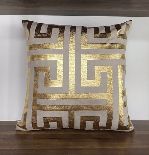 "Beige and Gold Pillow Cover" #Gold Pillow #BeigeandGoldPillow #PillowCover #GoldGreekKey #GoldDecor #GoldThrowPillows #GoldHomeDecor #GoldCushions #Beigeandgold #LuxuryPillow https://etsy.me/3P6NXgV #creamgold #housewarming #rectangle #gold #geometric Gold And Cream Throw Pillows, Gray Sofa Gold Pillows, Silver And Gold Throw Pillows, White And Gold Living Room Ideas Luxe, White And Gold Room Decor Bedroom, Cream And Gold Decor, Navy And Gold Living Room Decor, Gold Accessories Living Room, Brown And Gold Living Room Decor