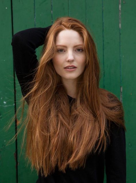 Several pictures of beautiful red hair. I want this shade so bad. Jahodová Blond, Natural Red Hair, Red Haired Beauty, Red Hair Woman, Beautiful Red Hair, Long Red Hair, Girls With Red Hair, Redhead Beauty, Auburn Hair