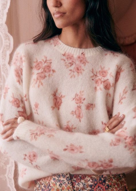 Pink Jumper Outfit, Knit Sweater Women, Small Pink Flowers, Mohair Jumpers, Light Pink Sweaters, Jumper Outfit, Pink Knit Sweater, Mode Boho, Jacquard Sweater