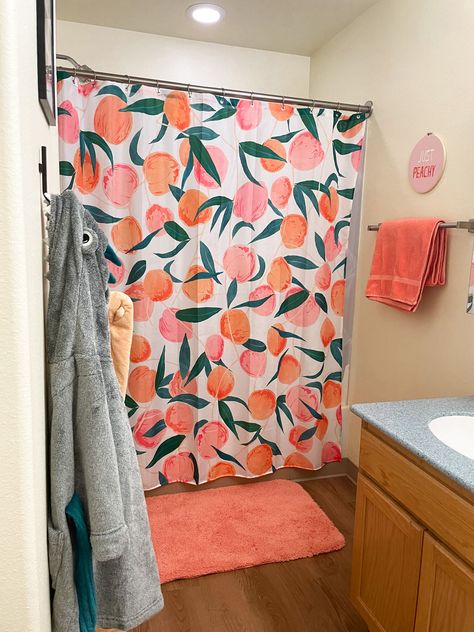 Peach Themed Bathroom, Peachy Clean Bathroom, Peach Bathroom Ideas, Cute Bathroom Themes, Boy And Girl Bathroom, Peach Shower Curtain, Bathroom Vibes, Coral Bathroom, College Bathroom