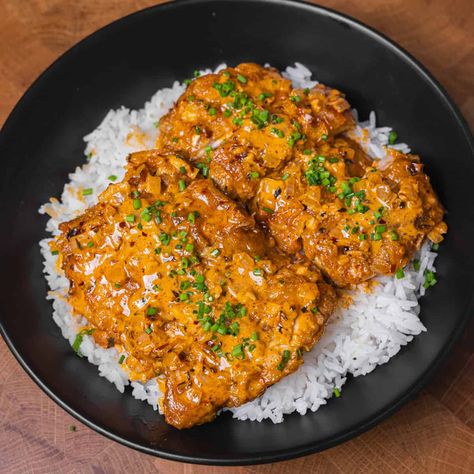 Creamy Cajun Chicken - GENIUS EATS Cajun Breaded Chicken, Cajun Stuffed Chicken, Cajun Chicken Soup, Cajun Cream Sauce, Creamy Cajun Chicken, Butter Mashed Potatoes, Cajun Chicken Recipes, Chicken Bowl Recipe, Brown Chicken