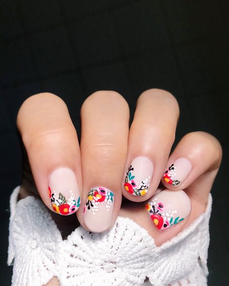 #marchmatteness ! Showing some more of that @riflepaperco love. Springing it up !! 💐💐💐 . . Using #Chanel Nail Art Mariage, Bridal Manicure, Chic Nail Art, Floral Nail Designs, Cute Nail Art Designs, Colorful Nails, Matte Nails Design, Flower Nail Designs, Floral Nail Art