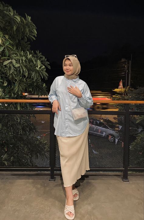 Hijab Plus Size, Plus Size Hijab, Ootd Simple, Collage Outfits, Inspo Fits, Pleated Skirt Outfit, Casual Hijab, Casual Hijab Outfit, Fashion Hijab