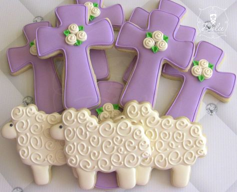 Sheep and Crosses Decorated Sugar Cookies for Easter. Galletas Decoradas. Cross Cookies, Baptism Cookies, Cartoon Sheep, Easter Sugar Cookies, Spring Cookies, Easter Baking, Pretty Cookies, Fancy Cookies, Creative Cookies