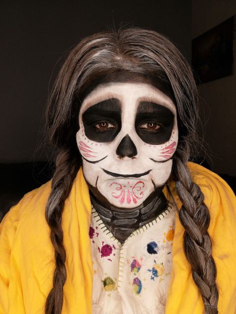 Coco Skeleton Makeup, Coco Makeup Disney, Coco Makeup Halloween, Coco Makeup, Coco Costume, Face Paint Party, Mama Coco, Coco Disney, Themed Halloween Costumes