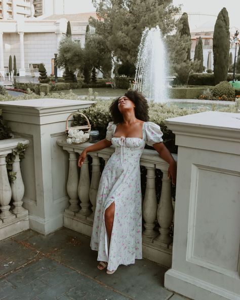 Palace Photoshoot Ideas, Bridgerton Inspired Photoshoot, Zara Umrigar, Palace Photoshoot, Meadow Photoshoot, 18th Debut Ideas, Cottage Core Photoshoot, Sunset Photoshoot Ideas, French Formal Garden