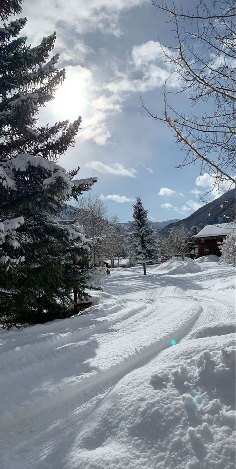 Colorado Mountains Snow, Winter In The Country, Colorado Snow Aesthetic, Colorado In The Winter, Vail Colorado Aesthetic, Snow Esthetics, Colorado Aesthetic Winter, Aesthetic Snow Pictures, Winter Season Aesthetic