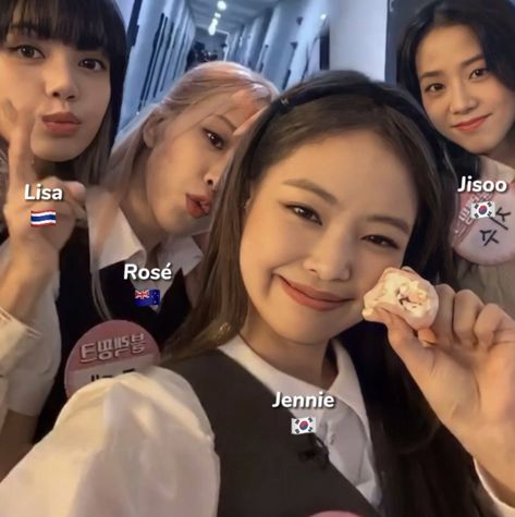 Blackpink group photo with names Black Pink Names, Groups Photo, Blackpink Group Photo, Kpop Group Names, Girls Group Names, Group Names, Five Friends, Pink Names, Name For Instagram