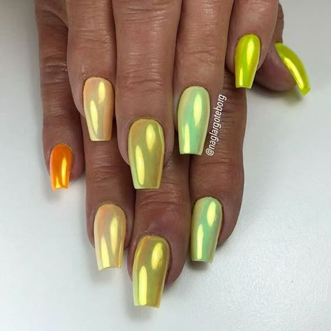 Yellow Chrome Nails, Yellow Chrome, Mango Milkshake, Glitter Accent Nails, Cute Gel Nails, Neon Nails, Yellow Nails, Accent Nails, Nail Art Summer