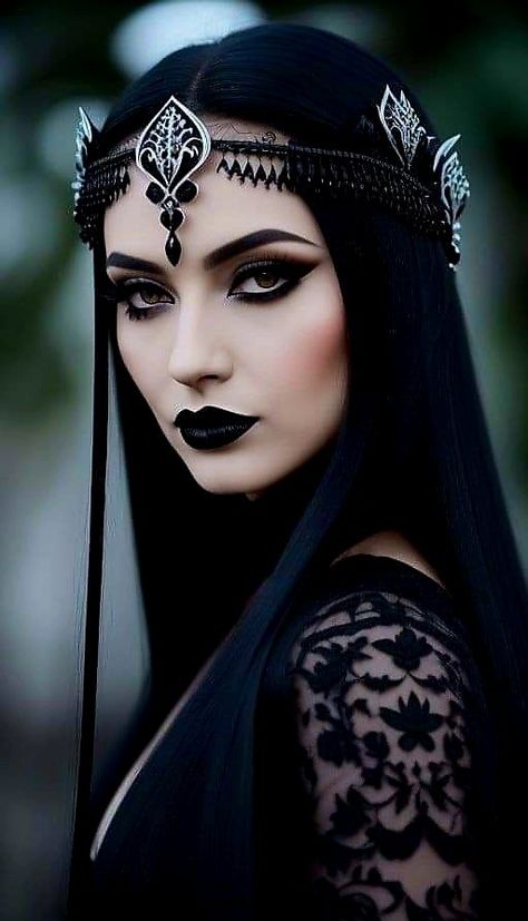 Ancient Vampire, Arte Pin Up, Dark Queen, Gothic Fantasy Art, Black Lipstick, Queen Costume, Indian Photoshoot, Goth Women, Goth Beauty