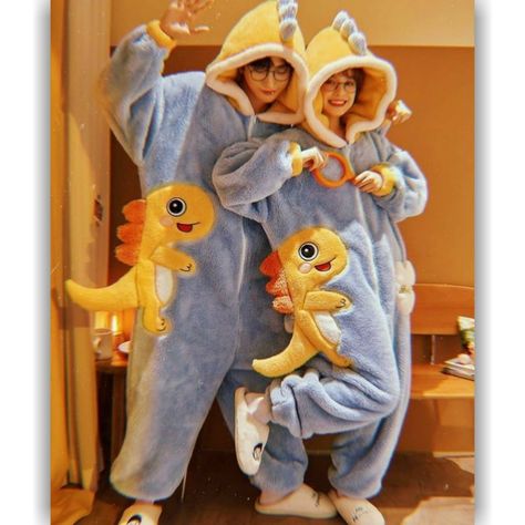 Cute Matching Couple Things, Matching Couple Onesies, Couple Pajamas Aesthetic, Halloween Costumes Onesies, Piyama Couple, Couple Onesies, Couples Costumes Cute, Couples Onesies, Cute Couple Halloween