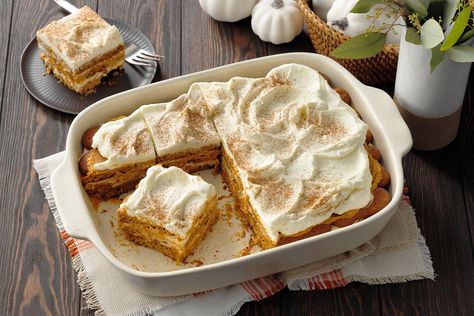 Shortbread Desserts, Layered Pumpkin Dessert, Pumpkin Tiramisu, Desserts Pumpkin, Octoberfest Food, Pineapple Bread, Fun Thanksgiving Desserts, Honey Cinnamon, Cake Mug