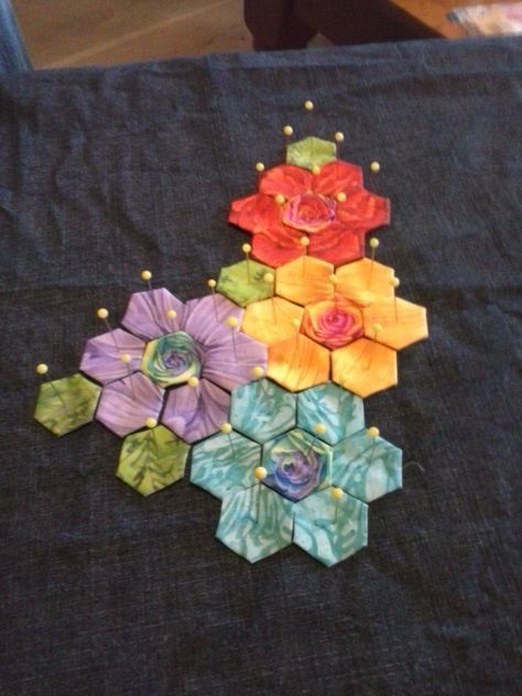 Hexagon Quilt Projects, Hex Quilt, Hexie Projects, Paper Peicing Patterns, Hexagon Quilting, Hexie Quilts Patterns, Hexagon Quilt Pattern, English Ideas, Hexagon Patchwork