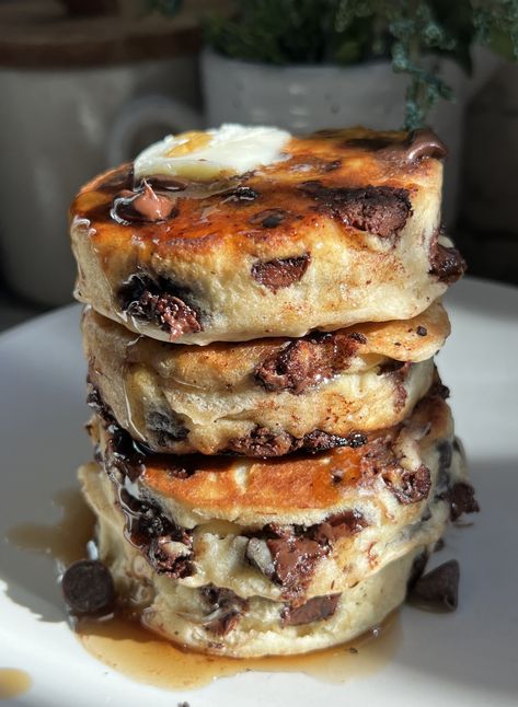 Chocolate Chip Pancakes — Well Made by Kiley Lazy Weekend, Chocolate Chip Pancakes, Delicious Snacks Recipes, Decadent Chocolate, Chocolate Chips, Food Cravings, Brunch Recipes, Sweet Recipes, Breakfast Brunch