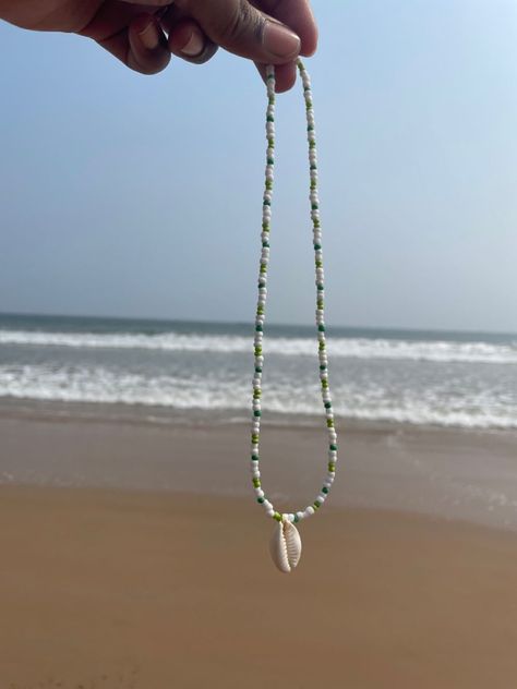 fashion aesthetic beads minimalist beachvibes necklace Bead Jewelry Ideas Aesthetic, Beaded Necklace Beach Aesthetic, Beaded Asthetic Necklaces, Summer Necklace Beach Beads, Beach Aesthetic Necklace, Green Beaded Necklace Aesthetic, Small Beaded Necklaces, Beach Necklace Ideas, Seed Bead Inspo Aesthetic