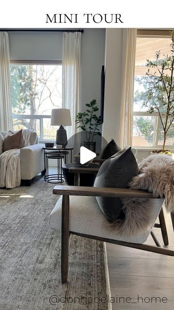 Donna Delaine Dyck / Home decor & design on Instagram Home Inspiration Modern, Open Concept Main Floor, Modern Organic Home, Organic Home, Hello Weekend, Modern Organic, Home Inspiration, Mix Style, Organic Modern