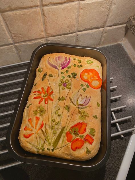 Foccacia Bread Aesthetic, Flower Foccacia, Foccacia Art, Foccacia Bread Art, Bread Foccacia, Foccacia Bread, Bread Art, Focaccia Bread, Pretty Food