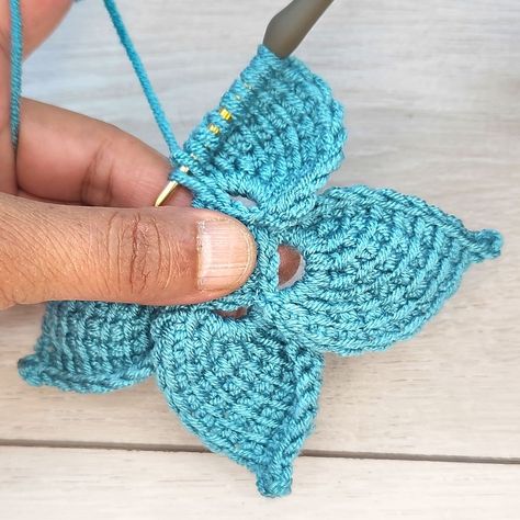 Easy Tunisian Crochet, Crochet Leaf, Crochet Leaf Patterns, Tunisian Crochet Patterns, Crochet Flowers Free Pattern, Crochet Leaves, Pattern Flower, Crochet Flower Patterns, Tunisian Crochet