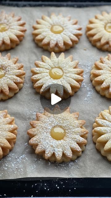 Winnie Wai-Ling Lee on Instagram: "Daisy Linzer cookies :- I was gifted a box of goodies from @lakelanduk 🤩🙏🤩🙏and I am obsessed with this floral decorating kit. 
.
.
It has the most perfect sized Daisy cookie cutter. I sandwiched some zesty homemade lemon curd between the crunchy buttery cookies.
.
.
Do you like this idea? I do love how elegant they turned out 😍❤️
.
.
#bakingrecipes #baking #cakegram #cakestagram #cookie #cookiedecorating #easter #springtime #springdecor #easterbaking #reels #reelinstagram #cakesofinstagram #cakeideas #cakeboss #aesthetic #instacakes #cookiedecorator" Lemon Curd Daisy Cookies, Homemade Lemon Curd, Linzer Cookies, Easter Baking, Buttery Cookies, Cake Boss, Shaped Cookie, Lemon Curd, Do Love