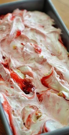 Yummy Recipes Dessert, Ice Cream No Machine, Frozen Deserts, Easy Strawberry Cheesecake, Strawberry Cheesecake Ice Cream, Gf Cookies, Easy Ice Cream Recipe, Ice Cream Maker Recipes, Cheesecake Ice Cream