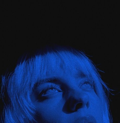 Blue Billie Eilish Pfp, Billie Eilish Pfp Icon Blue, Billie Blue Aesthetic, Billie Eilish Square Pics, Billie Eilish Widgets Blue, Light Blue Music Icon, Blue Billie Eilish Aesthetic, Billie Eilish Aesthetic Blue, Billie Eilish App Icons