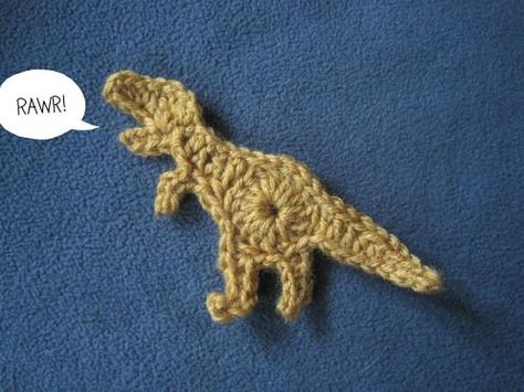 I am king of the dinosaurs, fear me!  free pattern  (you should totally make a blanket with this guy and a brontosaurus and 'curse your sudden but inevitable betrayal!') Knit Applique, Crochet T-rex, Appliques Au Crochet, Virkning Diagram, Crochet Dinosaur Patterns, Crochet Appliques, Crochet Embellishments, Fiber Crafts, Crochet Decor