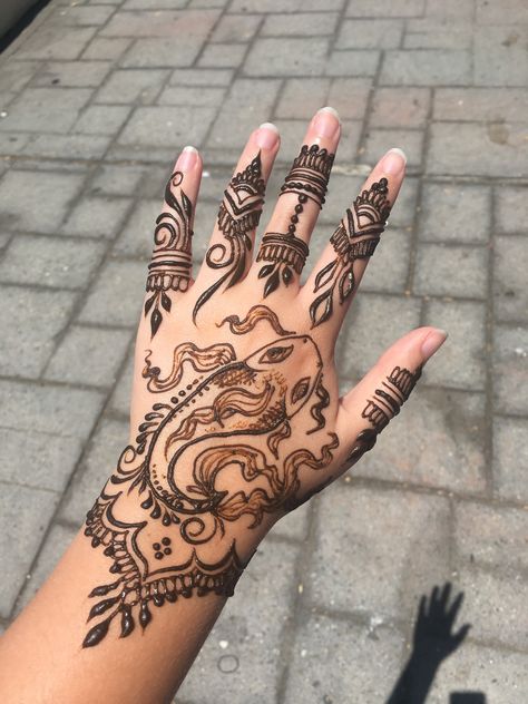 Koi henna tattoo  #henna #koi #koitattoo Permanent Henna Tattoo Designs, Koi Fish Henna Design, Henna Koi Fish, Koi Fish Henna Tattoo, Chinese Henna Designs, Fish Henna Design, Non Traditional Henna, Jelly Fish Henna, Koi Fish Henna