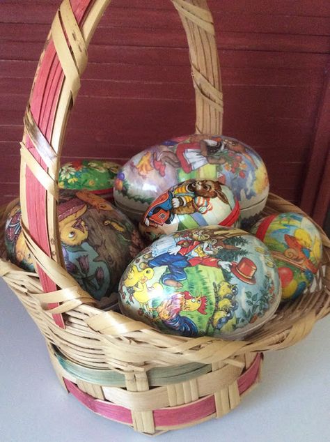 Fresh Vintage by Lisa S: Thrifty Find- Vintage German Paper Mache Easter Eggs Paper Mache Easter Eggs, German Easter, Paper Mache Easter, Rabbit Candy, Paper Mache Eggs, Egg Stamp, Paper Machine, Easter Decorating, Lisa S