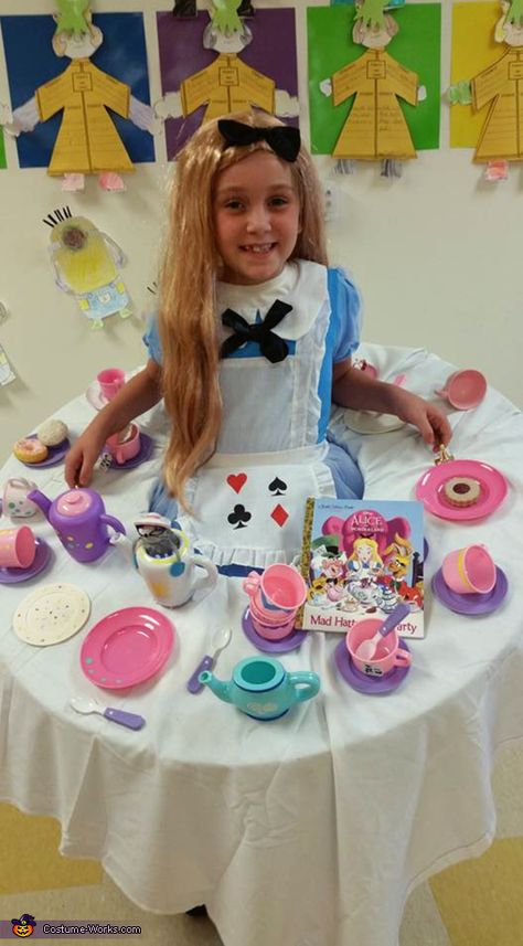 Alice In Wonderland Tea Party Costumes, Alice In Wonderland World Book Day, Tea Pot Costume, Mad Hatters Tea Party Costumes, Mad Hatter Tea Party Ideas Costumes, Escalade 2022, Tea Party Costume, 2017 Halloween Costumes, Diy Baby Costumes