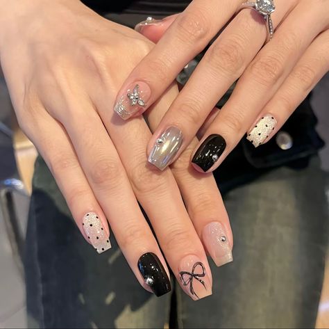 Nail Art Hitam Aesthetic, Hitam Aesthetic, Nails Coquette, Wedding Nails French, Look Polished, Nail Box, Gel Nails Diy, Blush Nails, Nails Diy