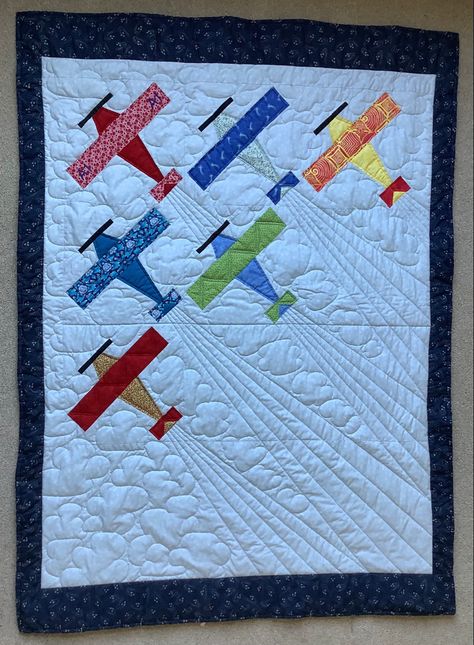 Airplane Baby Blanket, Airplane Quilt Pattern, Plane Quilt, Airplane Quilt, Colchas Quilting, Boys Quilt Patterns, Kids Quilts, Quilted Wall Hanging, Quilting Designs Patterns