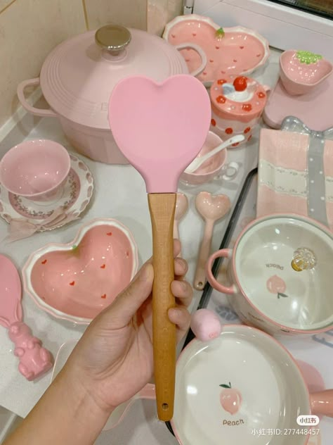 Beautiful Kitchenware, Crockery Design, Future Kitchen, Dream Apartment Decor, Cooking Supplies, Pink Home Decor, Pink Kitchen, Cute House, Cute Kitchen