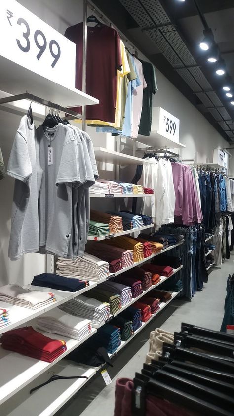 Cloths Snapchat Story, Indian Mall Snapchat Story, Indian Mall Aesthetic, Prozone Mall Aurangabad Snap, Indian Shopping Aesthetic, Mall Clothes Shop Aesthetic, Shopping Time Snapchat, Clothes Snapchat Stories, D Mart Shopping Snap