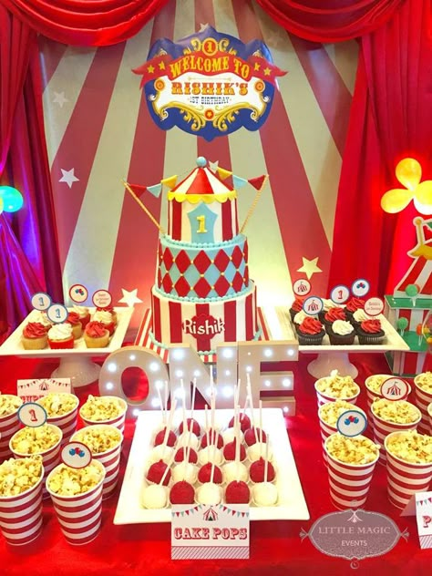 Such a cute Carnival Birthday cake! See more party ideas at CatchMyParty.com Carnival Birthday Cakes, Carnival Birthday Theme, Circus Themed Birthday Party, Carnival Baby Showers, Circus Birthday Party Theme, Carnival Birthday Party Theme, Baby Lights, Carnival Birthday Party, Circus Carnival Party