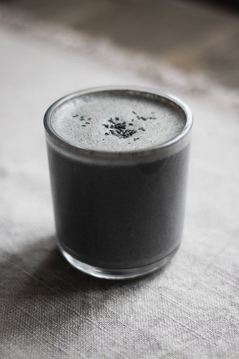 Black Sesame Syrup, Black Sesame Recipes Savory, Black Sesame Paste Recipe, Black Sesame Latte, Black Sesame Paste Dessert, Black Sesame Paste, Caffeine Free Drinks, Milk Foamer, Black Sesame Seeds