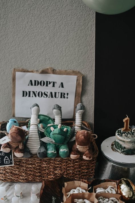 Dinosaur Golden Birthday, Roar For Four, Gender Neutral Dinosaur Party, Rustic Dinosaur Party, Twosaurus Party, Rex Birthday Party Toy Story, Dino Theme 3rd Birthday, Aesthetic Dinosaur Party, Minimalist Dinosaur Party