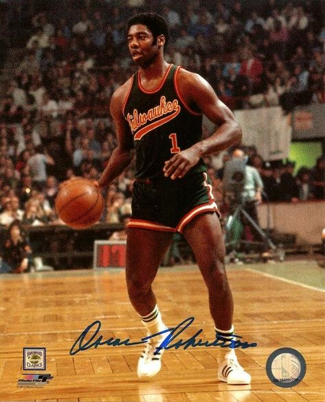 Oscar Robertson, Nba Championship, Sport Inspiration, Nba Championships, Nba Legends, Sports Figures, Basketball Pictures, Basketball Cards, Basketball Team